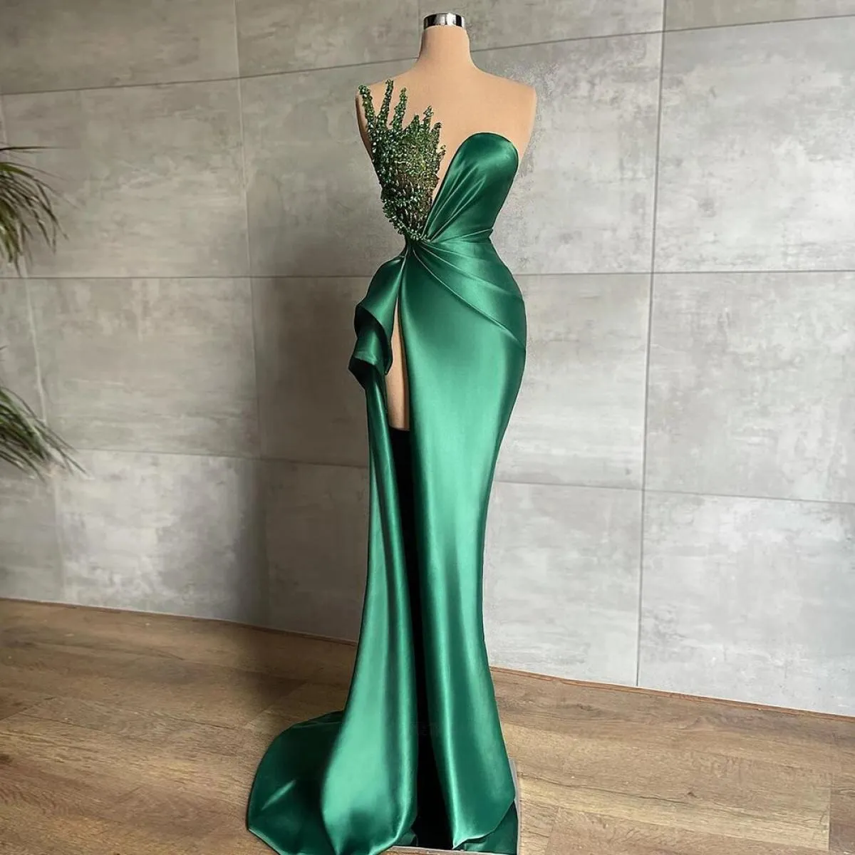 Abiti da sera in raso verde lunghezza del pavimento o collo lunghezza del pavimento abito da festa formale con spacco laterale a