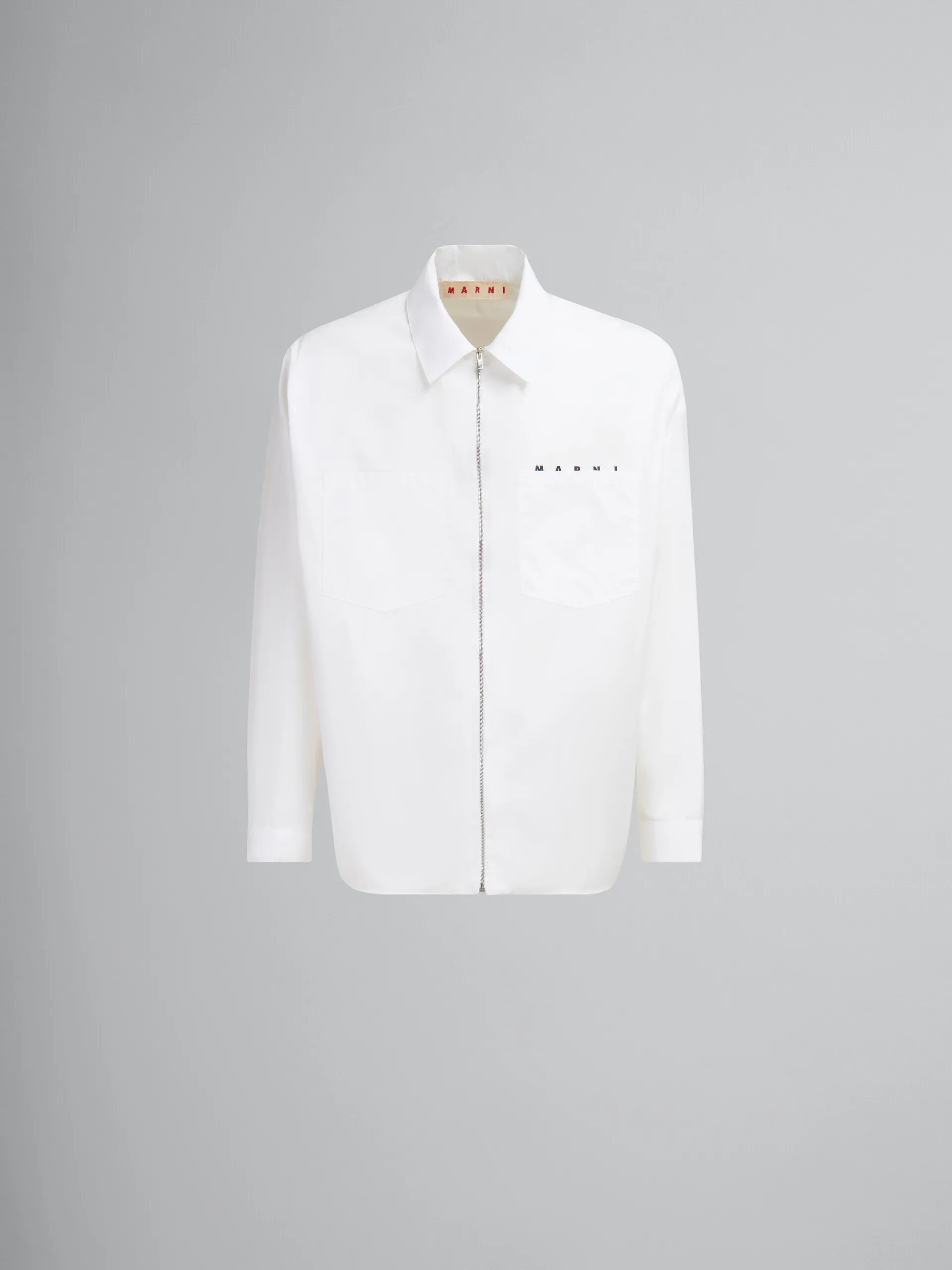 Camicia con zip in popeline biologico bianco con logo nascosto