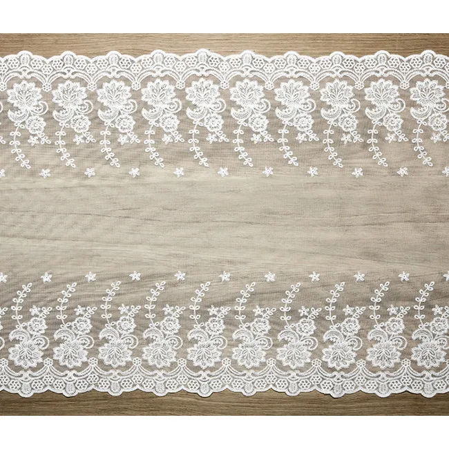 Runner da tavola decorativo in pizzo bianco con fiori - 9 m
