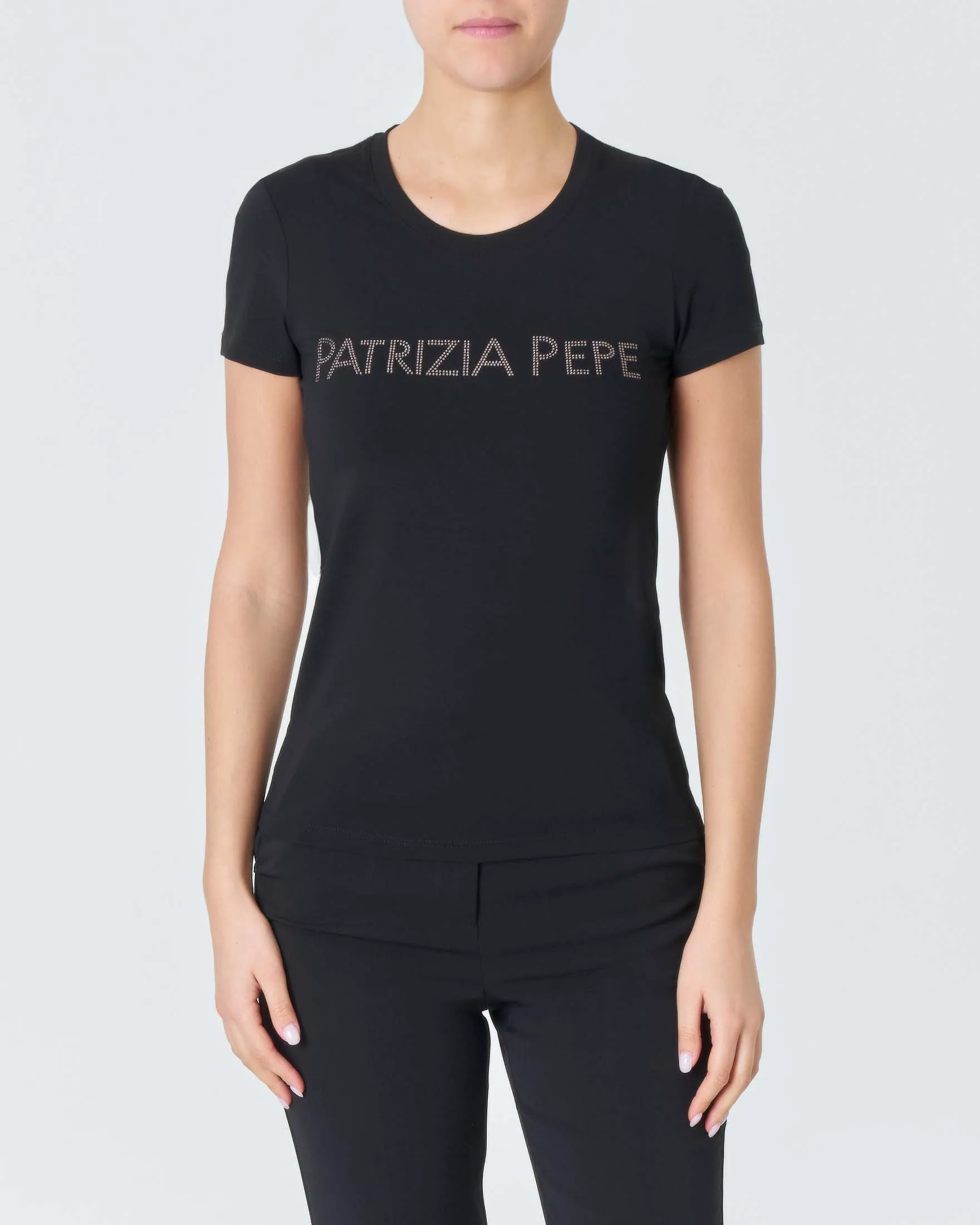 T-shirt nera slim-fit in viscosa stretch con logo frontale in strass applicati